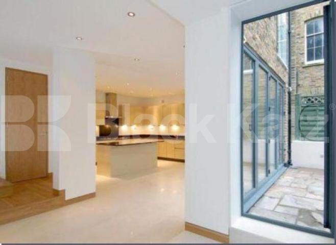 			AMAZING STUNNING BEAUTIFUL!!!!!!!!, 4 Bedroom, 1 bath, 1 reception Terraced House			 Barnsbury Terrace, Barnsbury / Angel